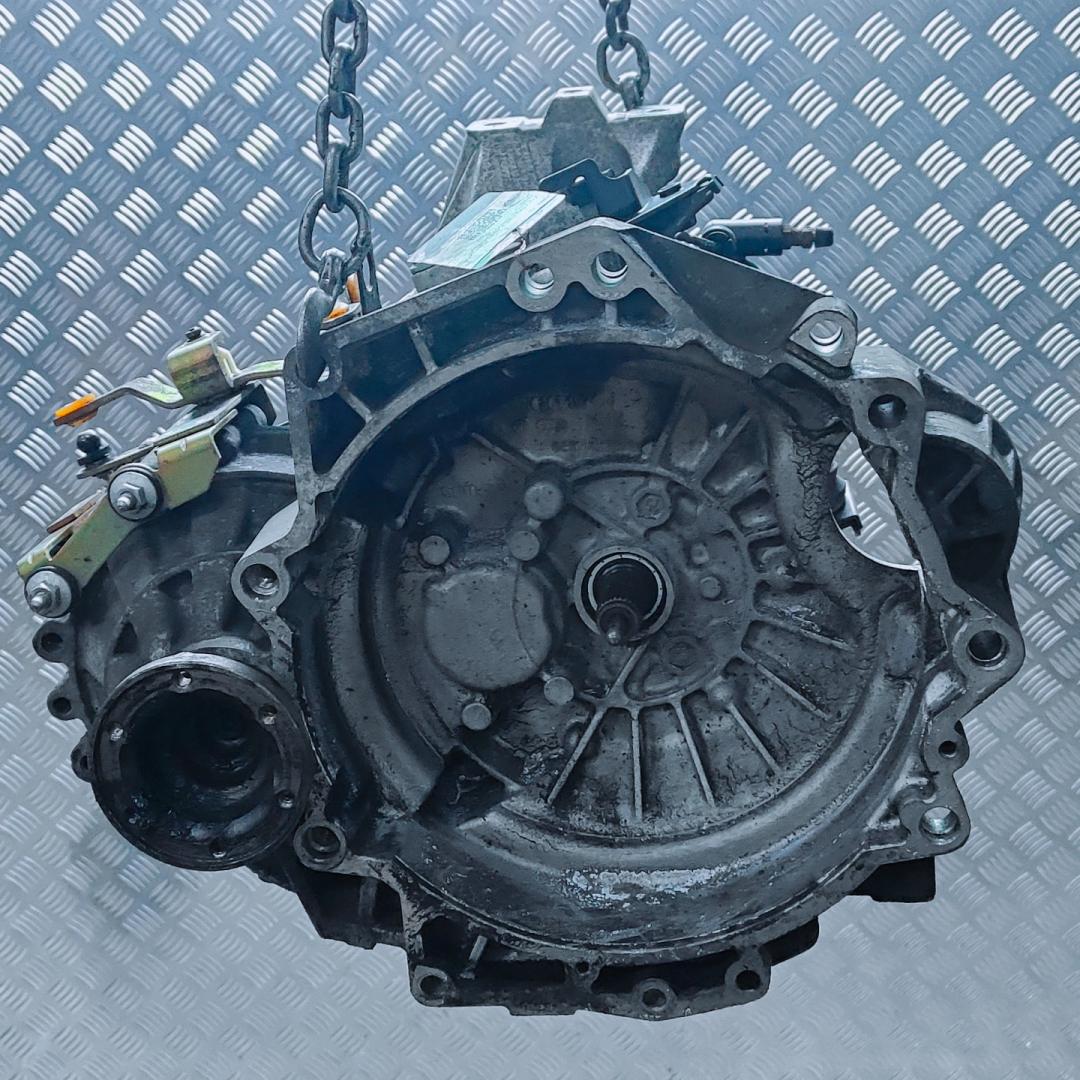 КПП механическая (МКПП) Volkswagen Golf 4 поколение 2000, 1.4 л., i, AXP, бензин, 5МКПП, передний привод, DUU, DUW, DUW - фото №1