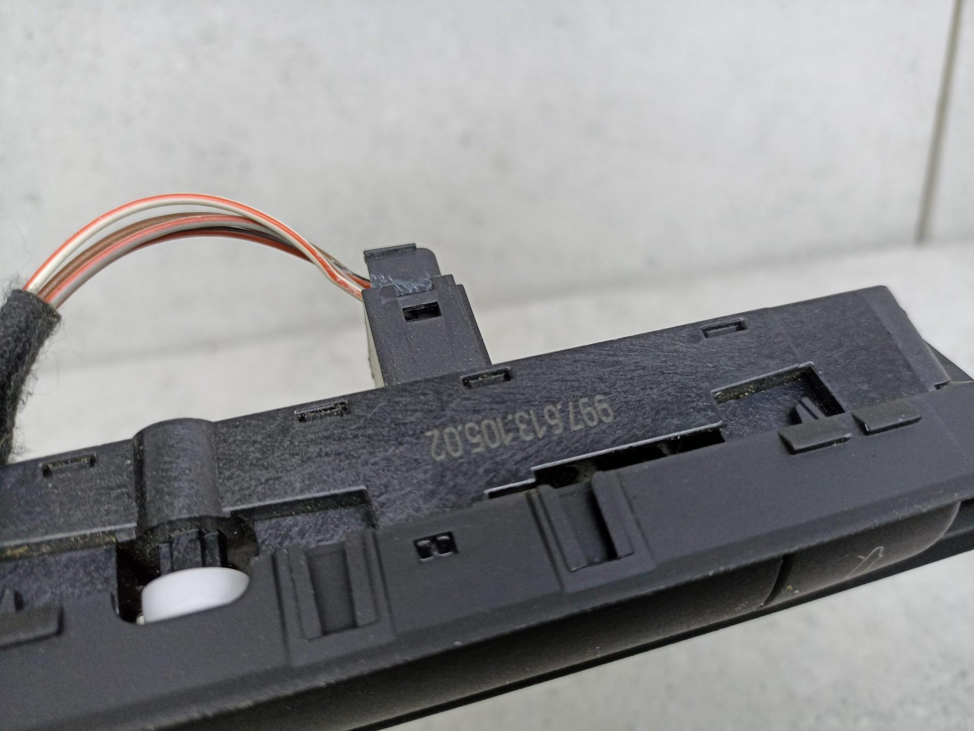 Блок кнопок открывания багажника и капота porsche 99761310502A05