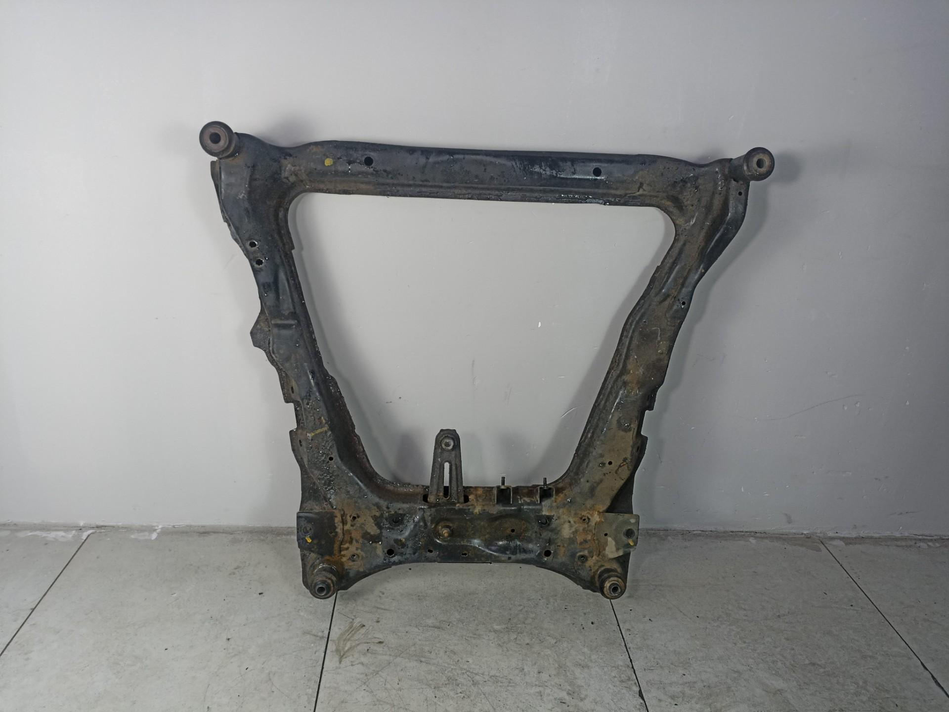 Подрамник двигателя Nissan X-Trail T31 QR25DE QR25 Подрамник Nissan X-Trail T31 2.0  (б/у) Задние Сайлентблоки нужно менять.Марка: NissanМодель: X-TrailКузов: t31Двигатель: 2.0Номер и производитель: 54400-JG00A NISSANКросс-номера: 54400-JG01B