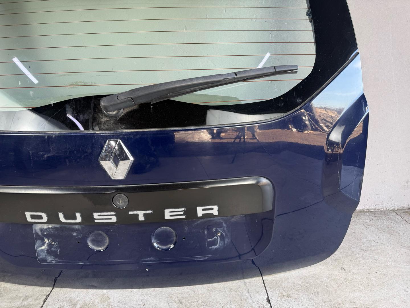 КРЫШКА БАГАЖНИКА В СБОРЕ  !!!  Ориг. номер: 901001386R Производитель: RENAULT Совместимости: Renault Duster I (2010—2015),  Renault Duster I рестайлинг (2015—2021)