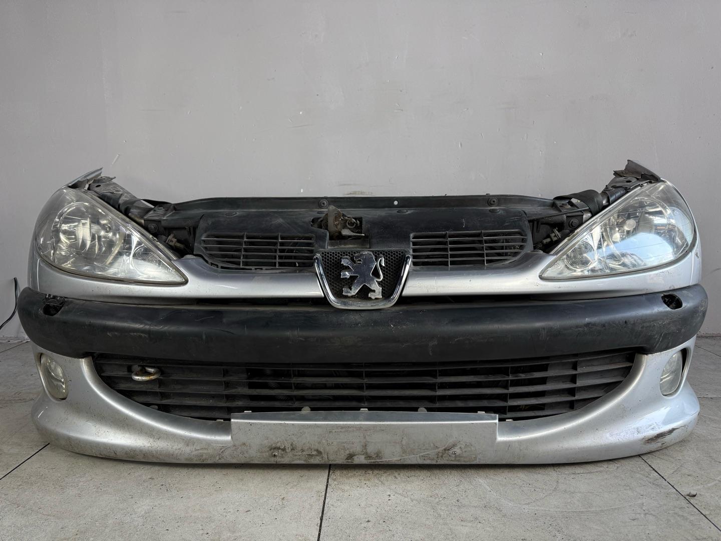 Ноускат передняя часть пежо 206 Peugeot 206 2009 (контракт)Марка: PeugeotМодель: 206Год: 2009Производитель: Peugeot / Citroen9635076180 9630 965257