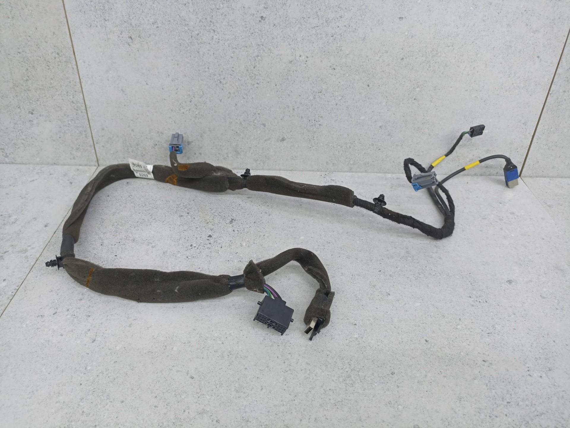 Жгут подлокотника с розетками 12V/AUX для Шевроле Круз. Оригинал