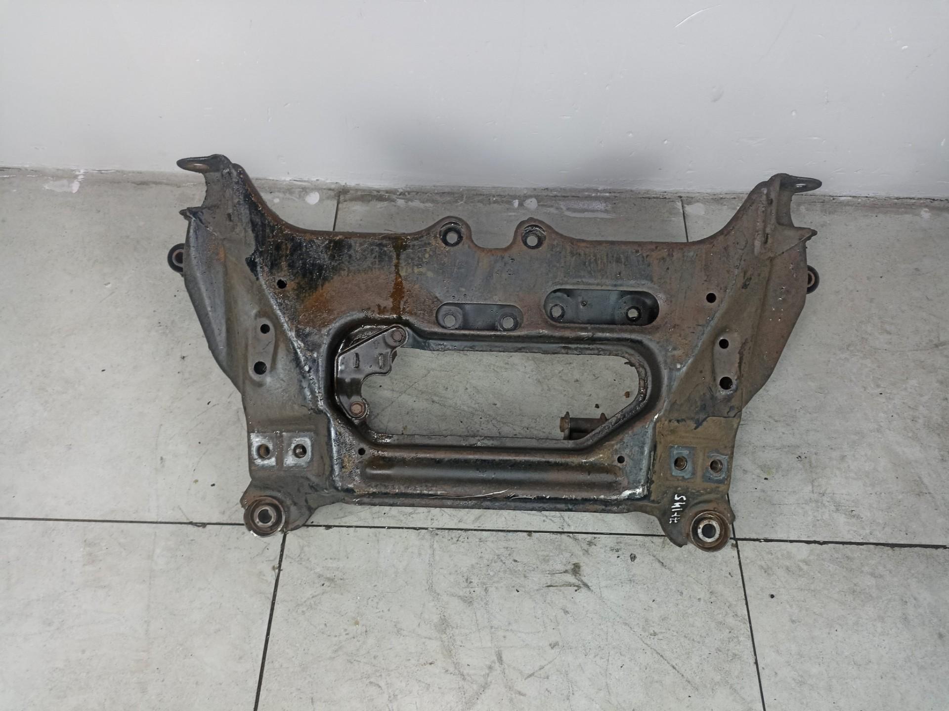 Подрамник передний Nissan X-Trail T30,  2001-2007