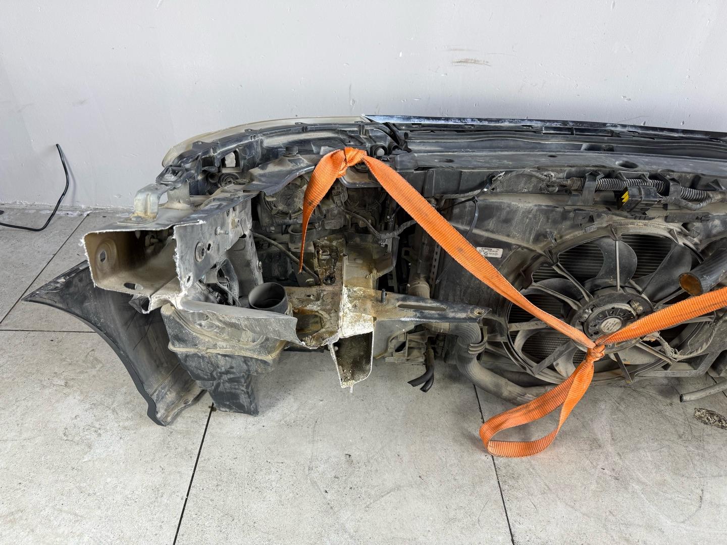 Ноускат в сборе Renault Latitude,  2010г. Передняя часть (ноускат,  кузовные части,  кузовные запчасти) в сборе Рено Латитьюд/ Renault Latitude,  2010г. Есть и другие запчасти на эту модель
