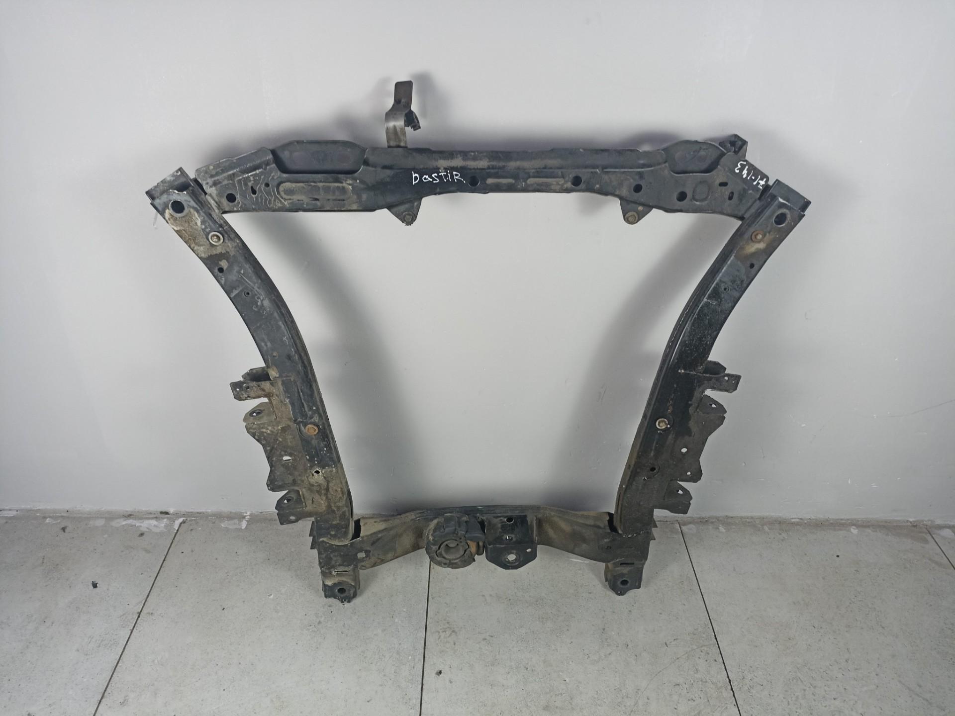 Подрамник Renault duster f4r