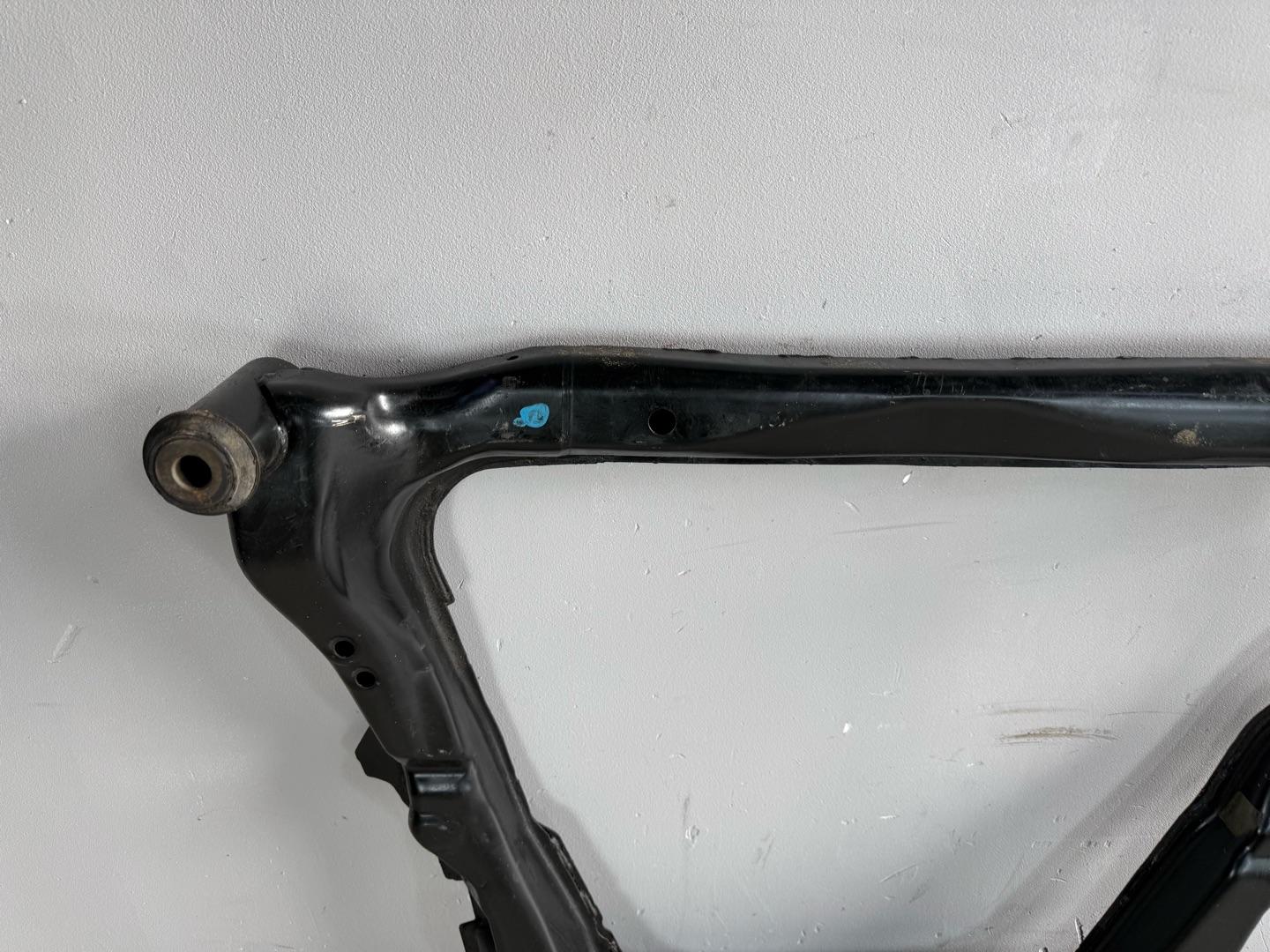 Подрамник Nissan XTrail T31 QR25DE 2007-2015 передний (контракт)Марка: NissanМодель: XTrailГод: 2007-2015Кузов: T31Двигатель: QR25DEНомер и производитель: 54400-JG31B NissanОригинальная балка (подрамник передний). Nissan X-trail T31 MR20 (2.0 литра)Nissan