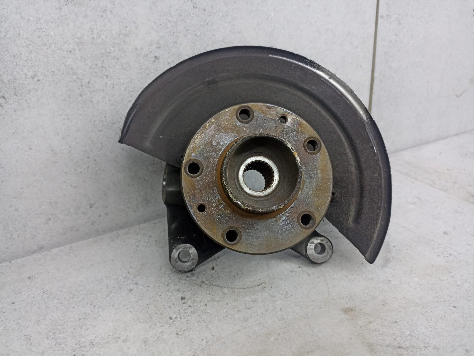 Поворотный кулак правый Renault duster 1