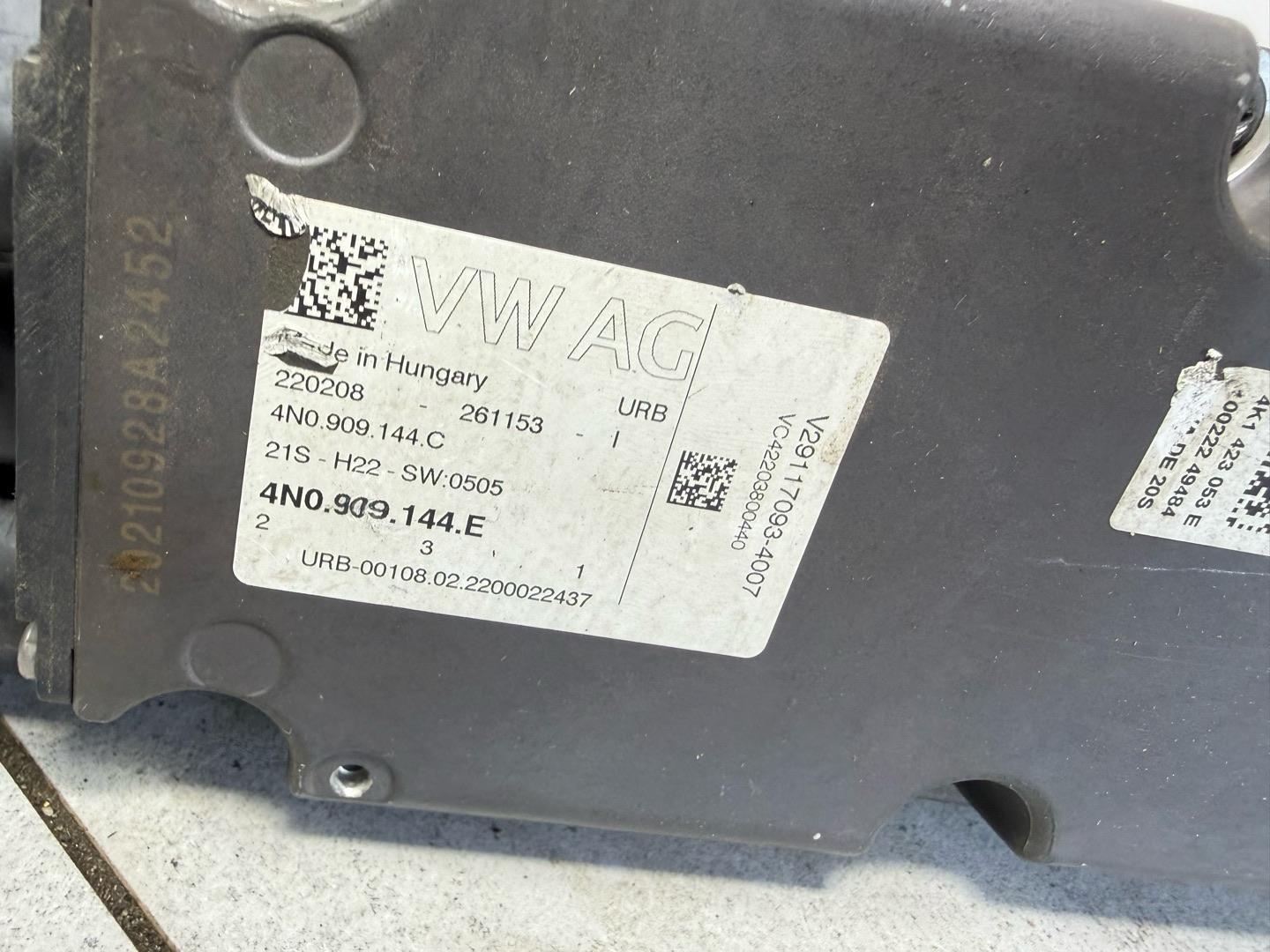 Рейка рулевая Audi A6 C8 DLHA 2021 (б/у)Марка: AudiМодель: A6Год: 2021Кузов: C8Двигатель: DLHAНомер и производитель: 4K1423053E VAG4N0909144E4M1423105K  Рулевая рейка Audi A7 4K 2020 Рулевая рейка Ауди А7 4К 2020 Номер детали: 4K1423053E 4N0909144E