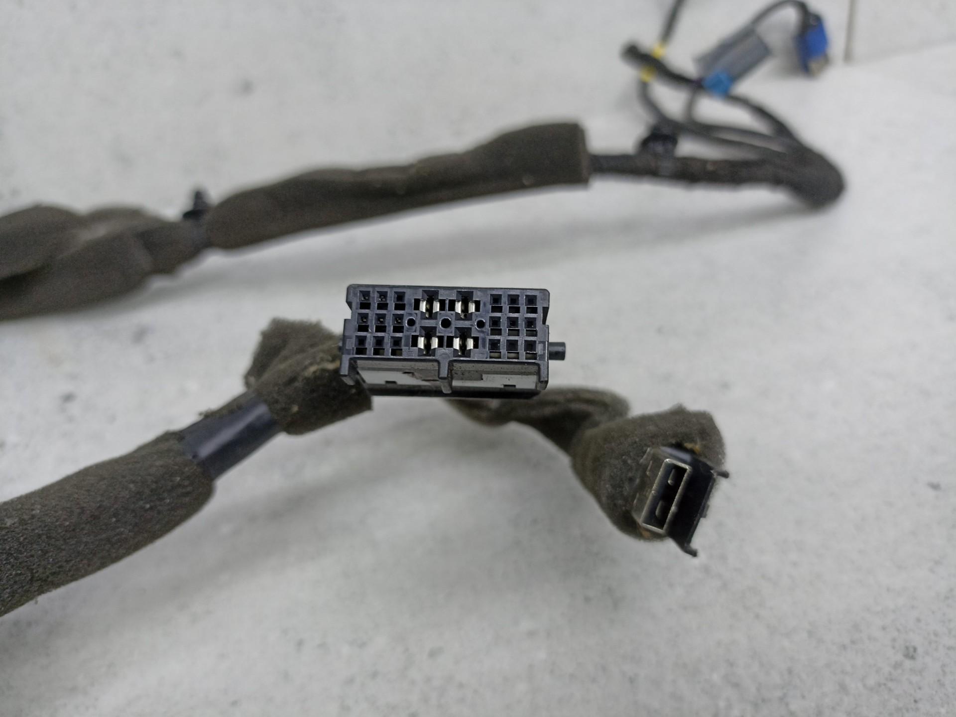 Жгут подлокотника с розетками 12V/AUX для Шевроле Круз. Оригинал