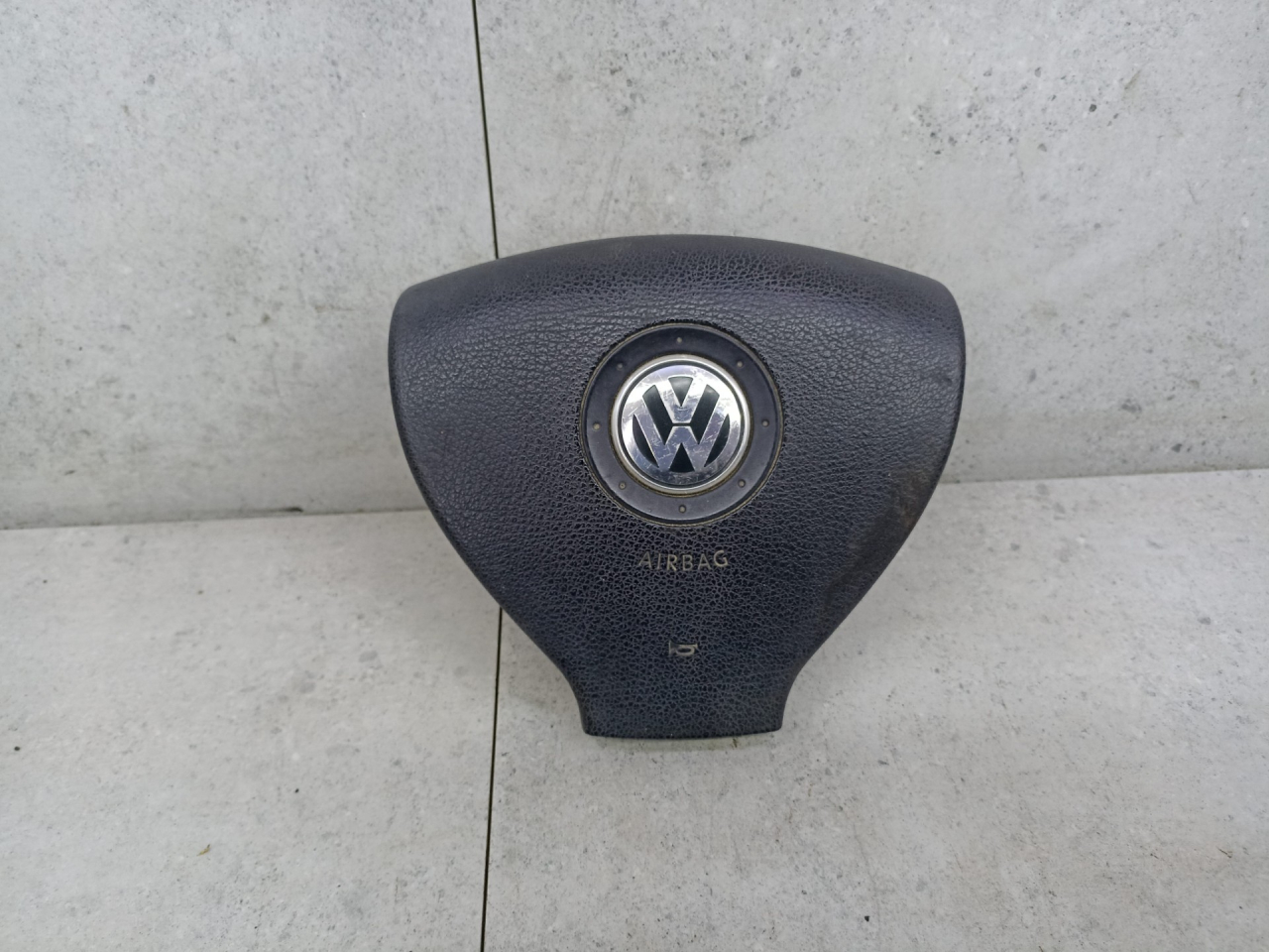 подушка безопасности водителя Volkswagen Caddy 3 поколение 2008, 2K0880201 - фото №1