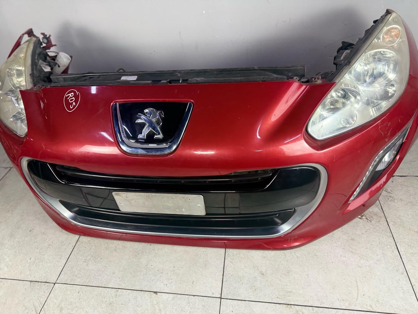 Ноускат Peugeot 308 рестайлинг T7 EP6 2011 (контракт)Есть дефекты ,  цена с учетом всех дефектов Марка: PeugeotМодель: 308Год: 2014Кузов: T7Цвет: КрасныйДвигатель: EP6Номер и производитель: 9680484677 Peugeot / Citroen Ноускат подходит:Peugeot 308 1 покол