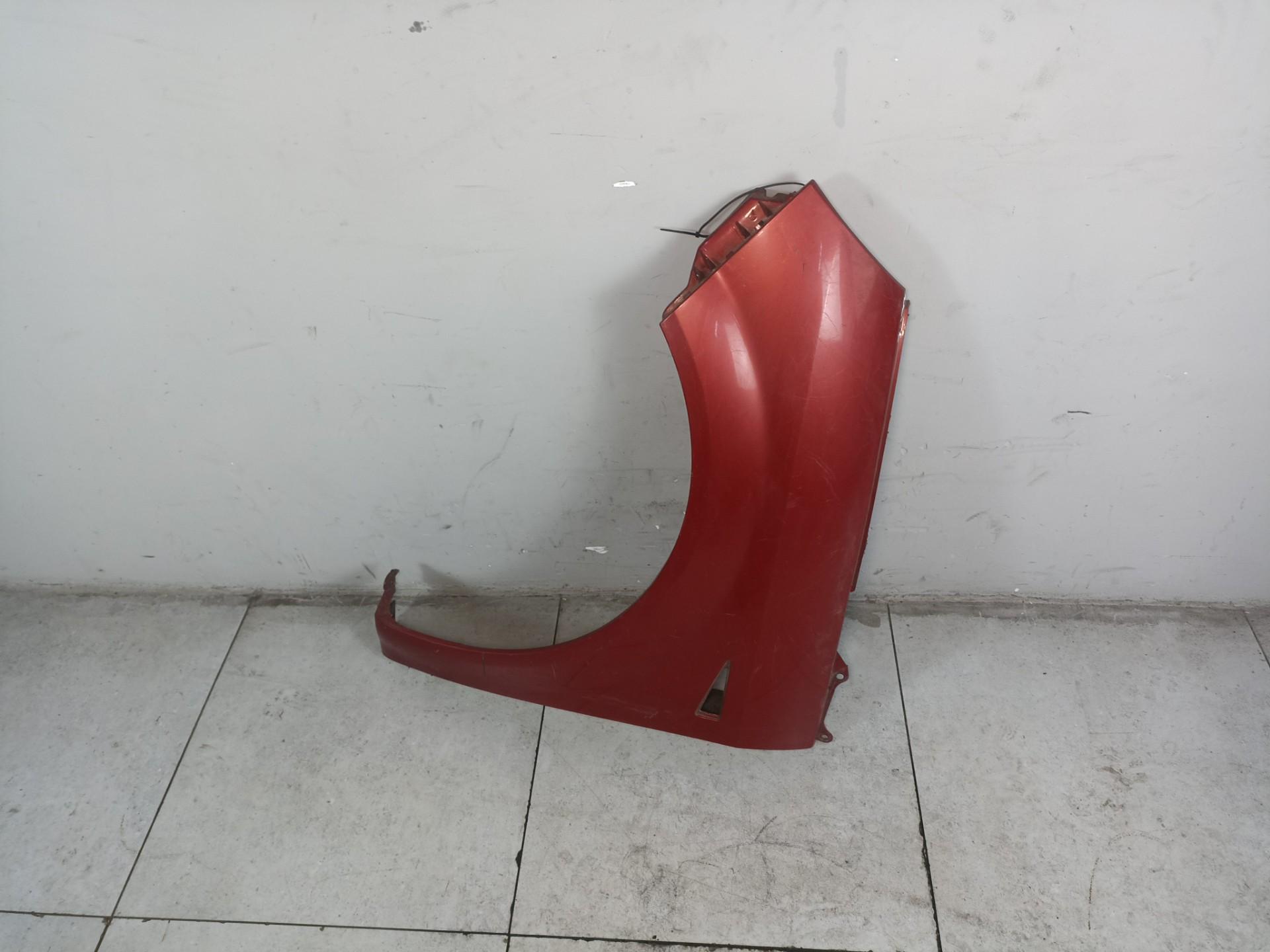 Крыло переднее левое Renault Scenic 2 рест. 2007