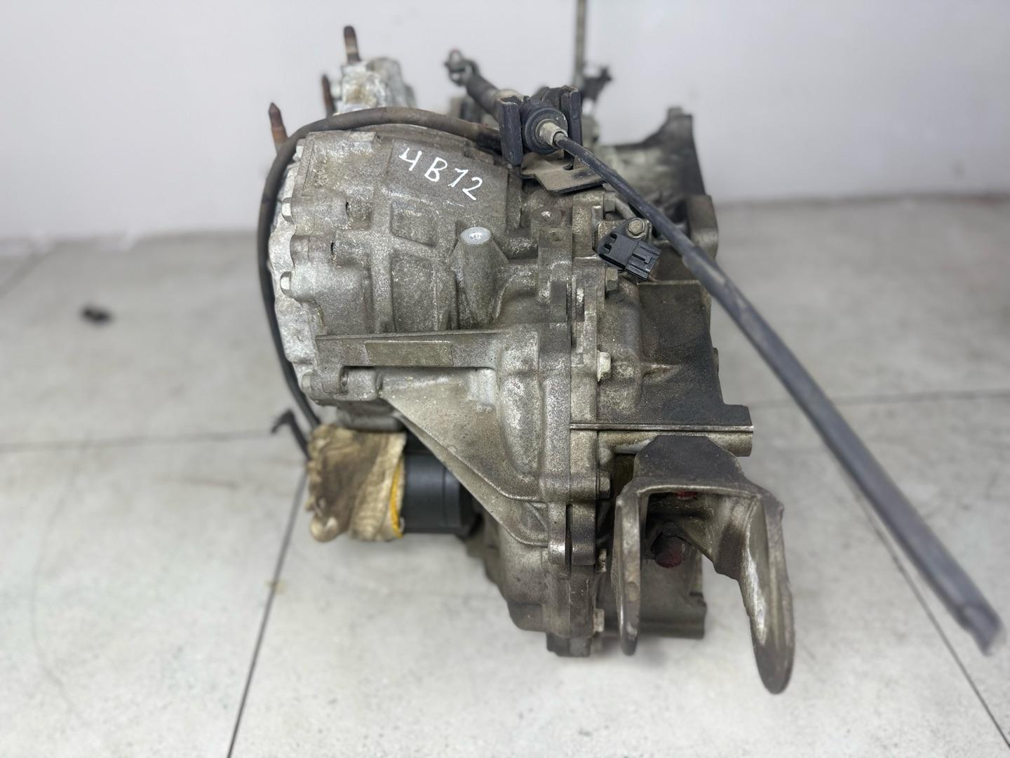 АКПП вариатор cvt Mitsubishi Outlander 2 ПОКОЛЕНИЕ 2.4 4B12 4WD (контракт)Марка: MitsubishiМодель: OutlanderКузов: 2 поколениеДвигатель: 2.4 4B12 4WDНомер и производитель: 2700A246 MITSUBISHIКросс-номера: 2700A169,  2700A170,  2700A247,  2700A245АКПП Mits