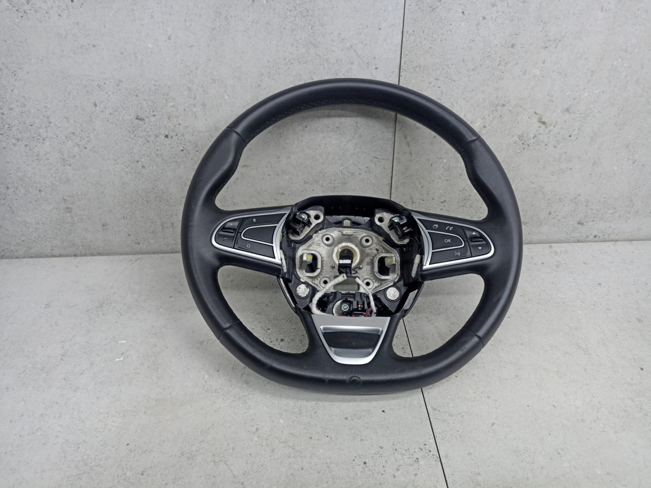 руль Renault Megane 4 поколение (2016 - 2020), 484001840R - фото №1