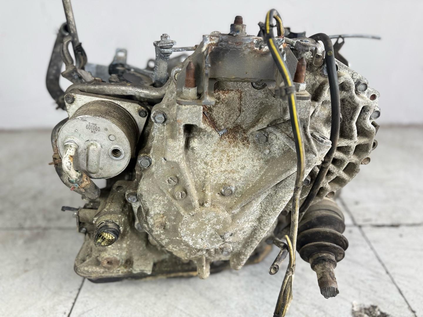 АКПП вариатор cvt Mitsubishi Outlander 2 ПОКОЛЕНИЕ 2.4 4B12 4WD (контракт)круглый теплообменник надломана фишка Марка: MitsubishiМодель: OutlanderКузов: 2 поколениеДвигатель: 2.4 4B12 4WDНомер и производитель: 2700A246 MITSUBISHIКросс-номера: 2700A169,  2