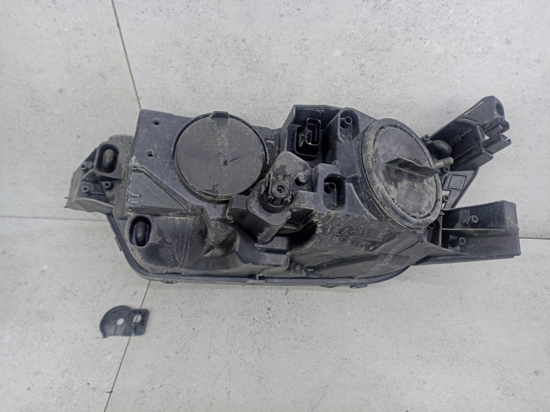Фара передняя правая Citroen C4 Grand Picasso 2 1.6 Дизель 9802041480