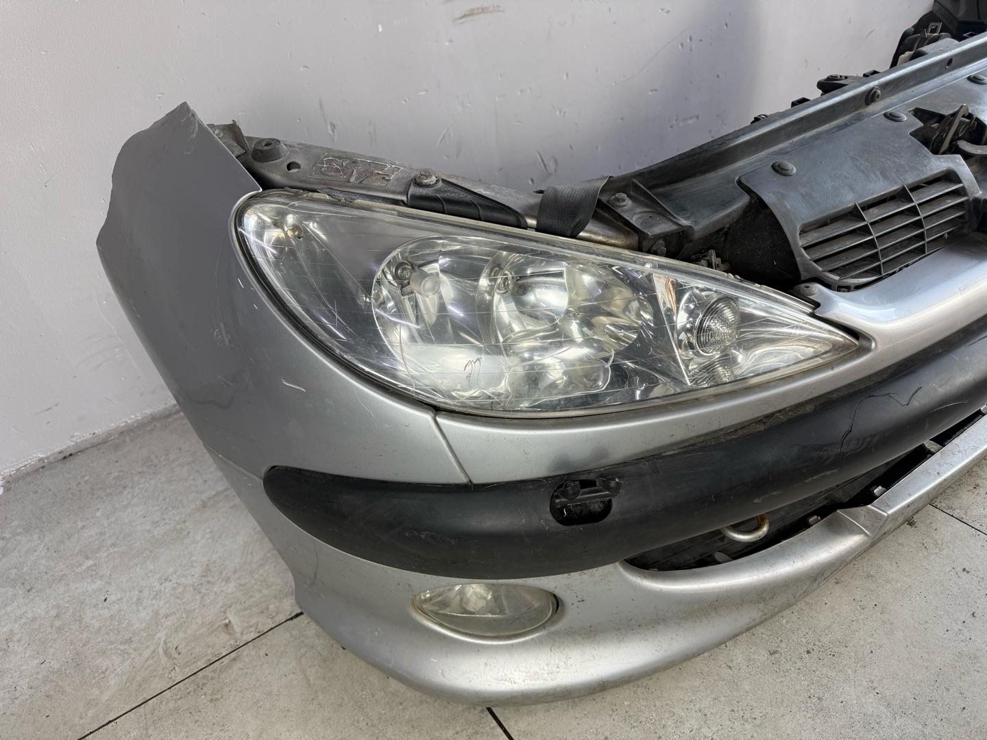 Ноускат передняя часть пежо 206 Peugeot 206 2009 (контракт)Марка: PeugeotМодель: 206Год: 2009Производитель: Peugeot / Citroen9635076180 9630 965257