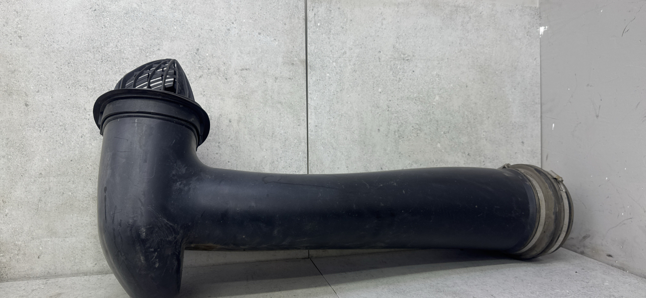 патрубок воздушного фильтра Mercedes-Benz Actros 4 поколение (MP4) (2011 - 2026), A9425280001 - фото №1