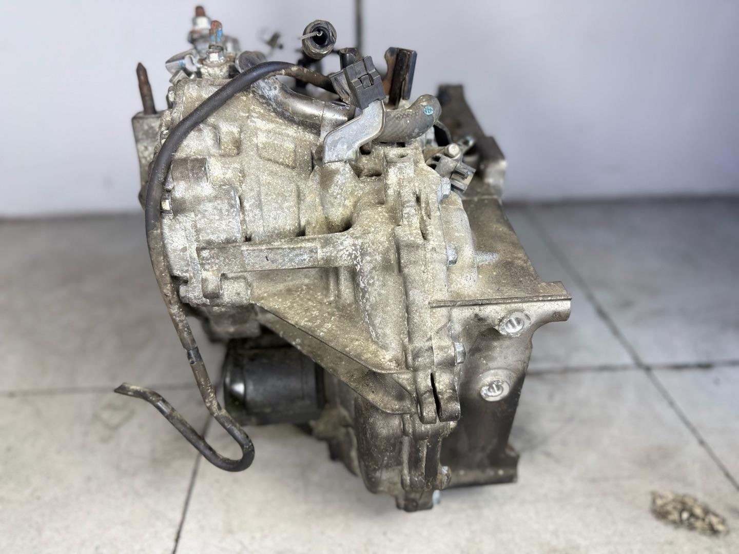АКПП вариатор cvt Mitsubishi Outlander 2 ПОКОЛЕНИЕ 2.4 4B12 4WD (контракт)круглый теплообменник Марка: MitsubishiМодель: OutlanderКузов: 2 поколениеДвигатель: 2.4 4B12 4WDНомер и производитель: 2700A246 MITSUBISHIКросс-номера: 2700A169,  2700A170,  2700A2