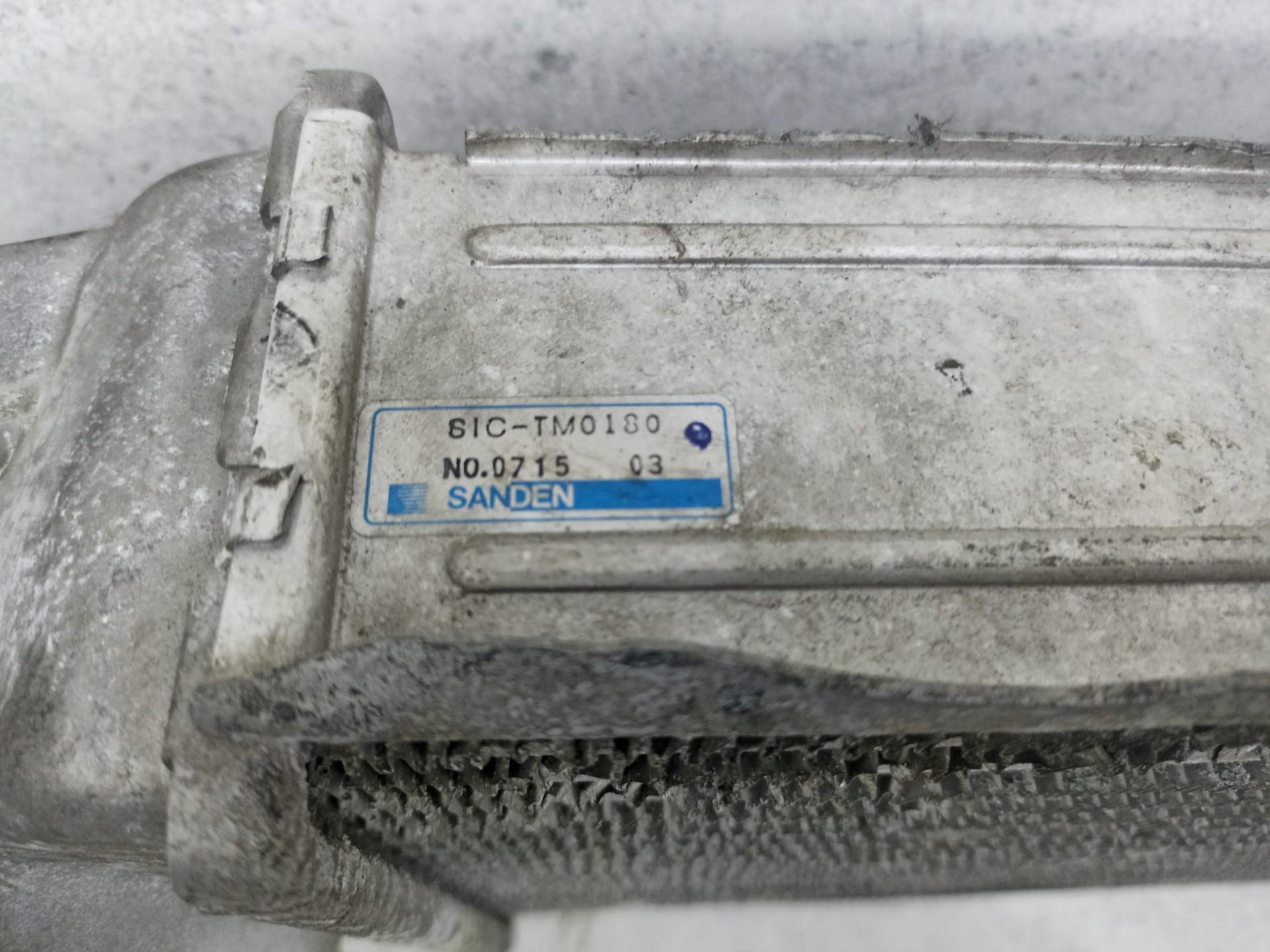 Радиатор интеркулера subaru outback 4,  21821AA051