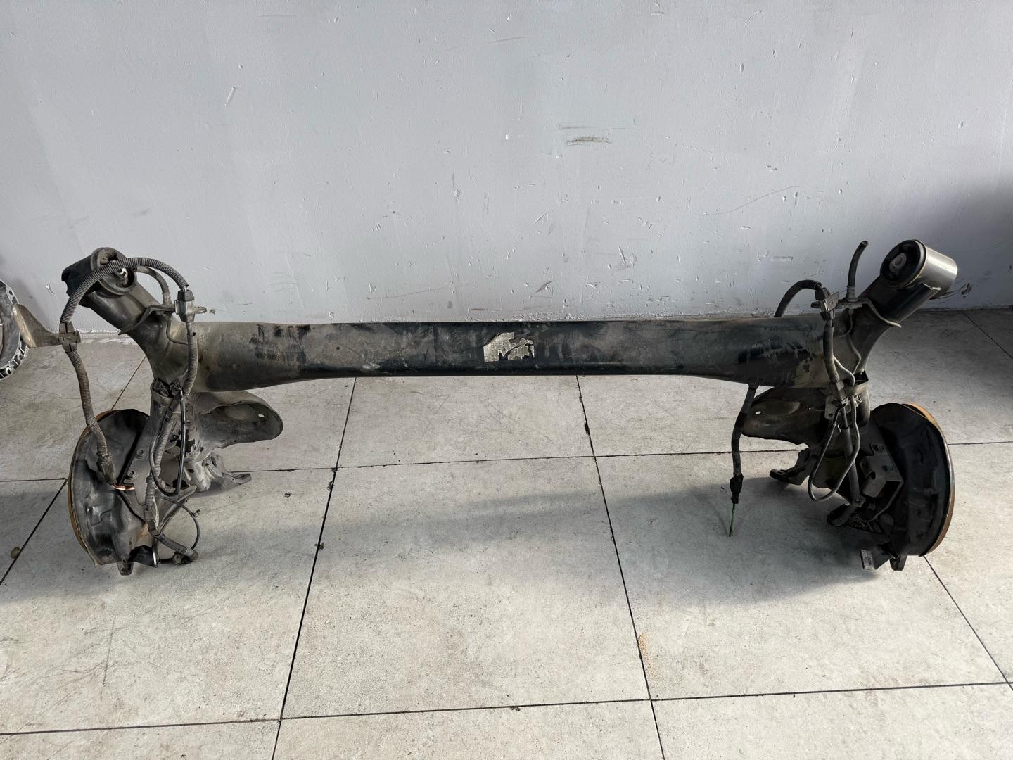 Балка задняя Qashqai (J11) 2014-2022 для Nissan (Nissan)! 555014EA0A в сборе без супортов