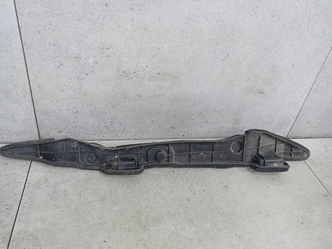 пыльник переднего крыла Chevrolet Cruze 1 поколение 2010, 96983378 - фото №1