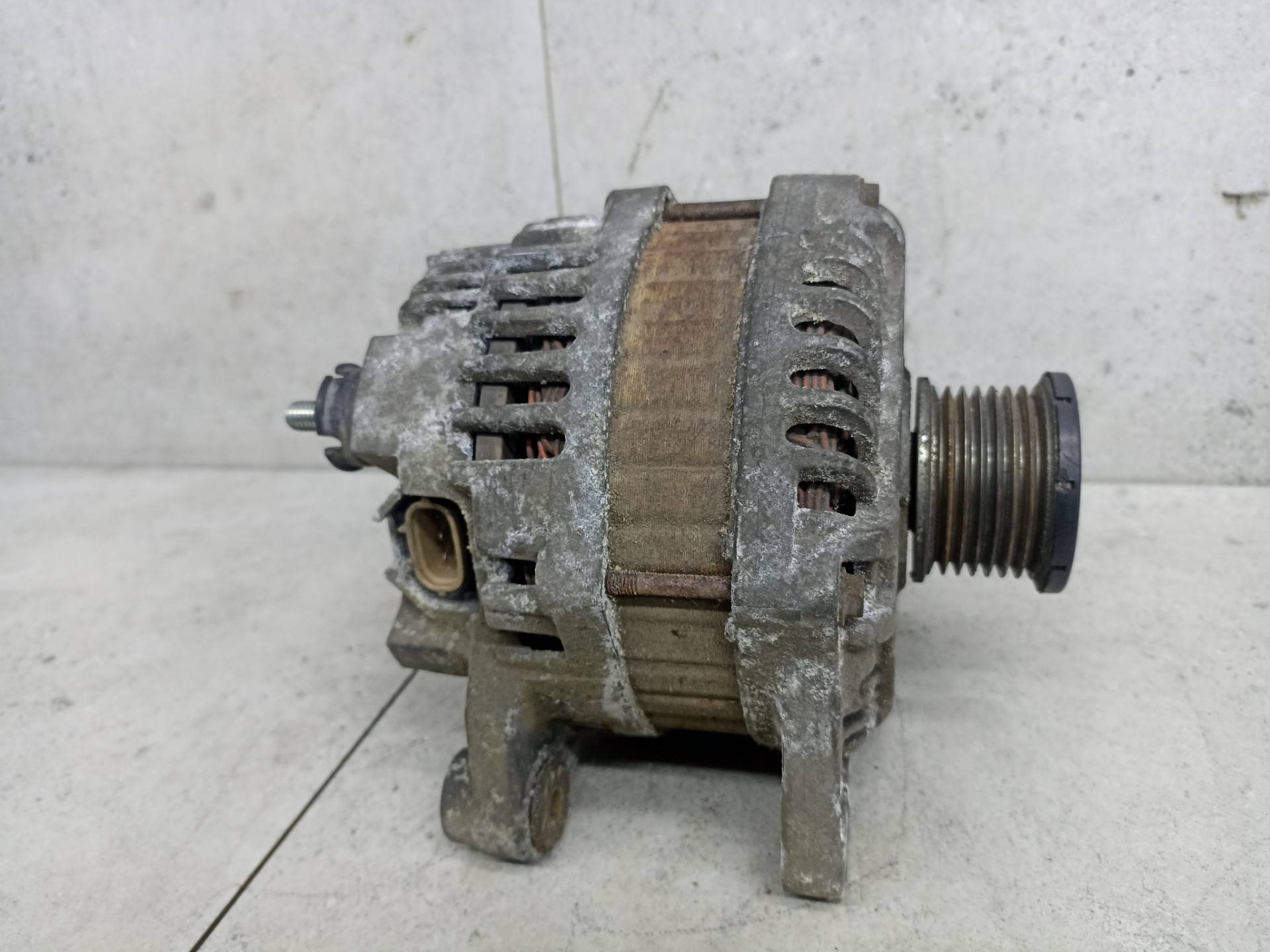 Генератор m9r Renault Nissan 2.0 150a
