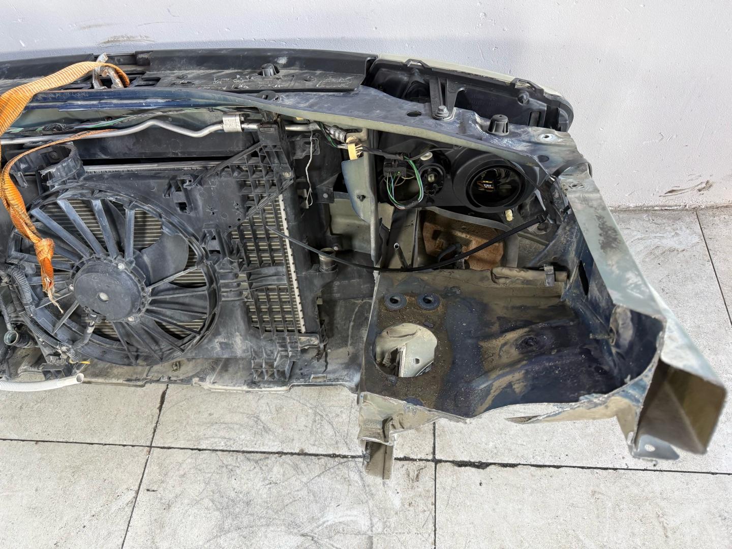 Ноускат RENAULT DUSTER 1 (контракт)Марка: RENAULTМодель: DUSTERКузов: 1Номер и производитель: 651000987R RenaultВ наличии на складе . Состояние полностью соответствует приложенным фотографиям.Мopда в сбope,  nose cut,  срез,  ноускат RENAULT DUSTER 1 РЕНО