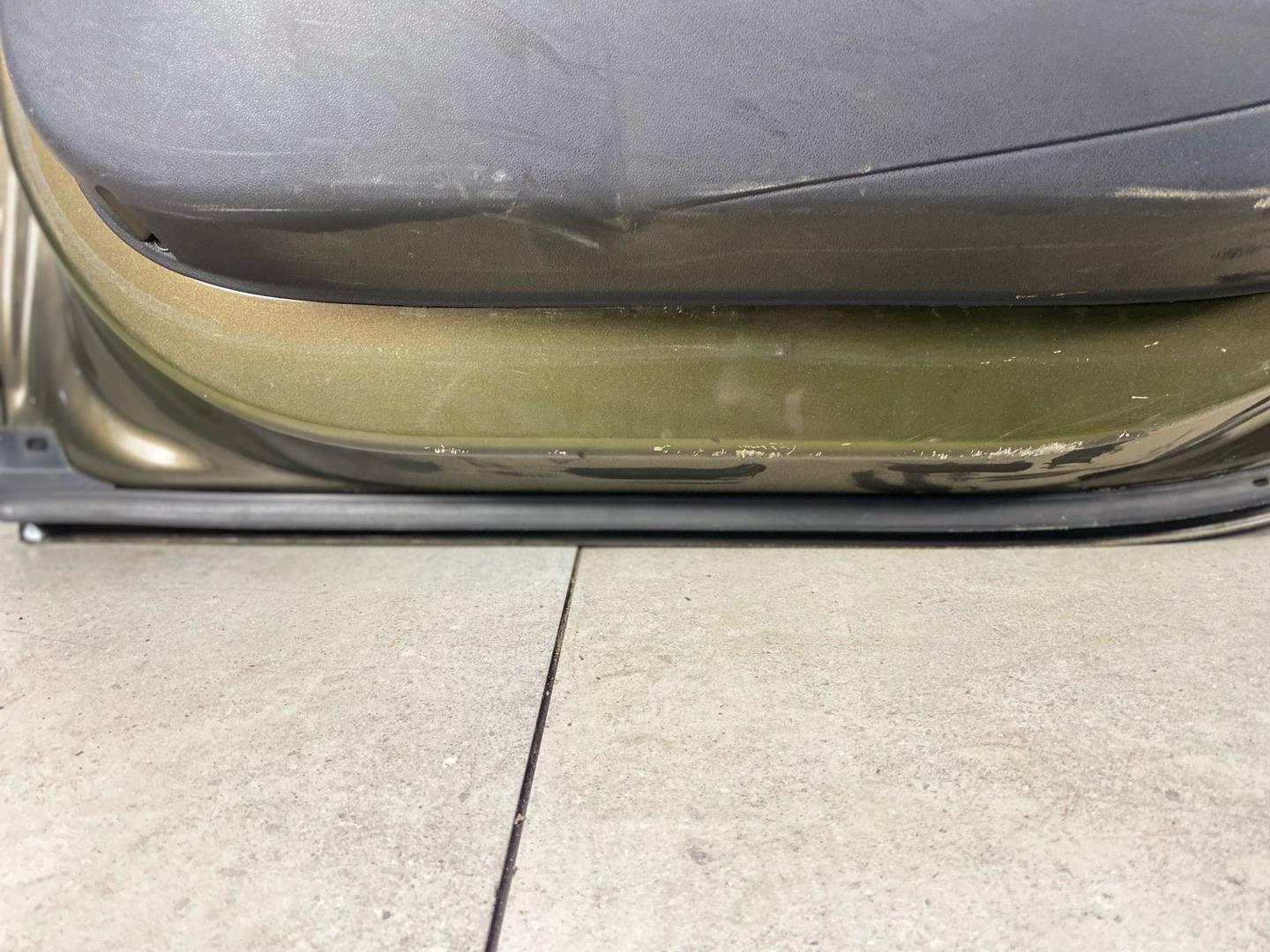 Дверь задняя правая Citroen C4 grand picasso 2 ,  есть дефект см. фото, б/у оригинал,  цена указана за голую дверь