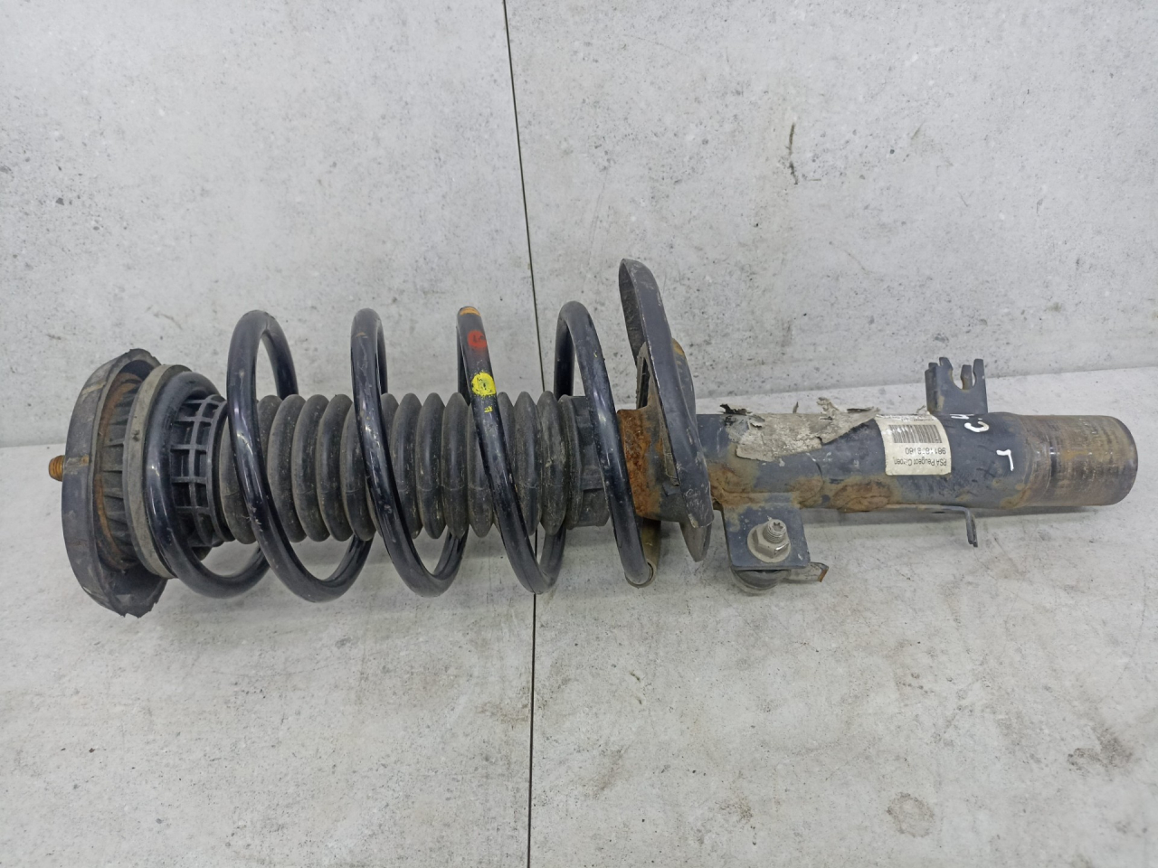 амортизатор передний правый Citroen C4 Cactus 1 поколение 2015, 9811879180 - фото №1