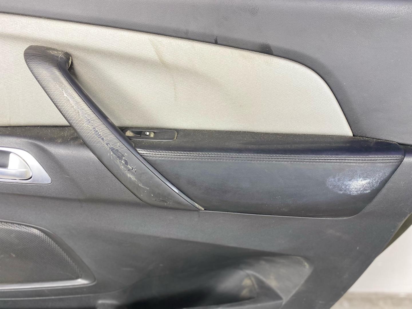 Дверь задняя правая Citroen C4 grand picasso 2 ,  есть дефект см. фото, б/у оригинал,  цена указана за голую дверь