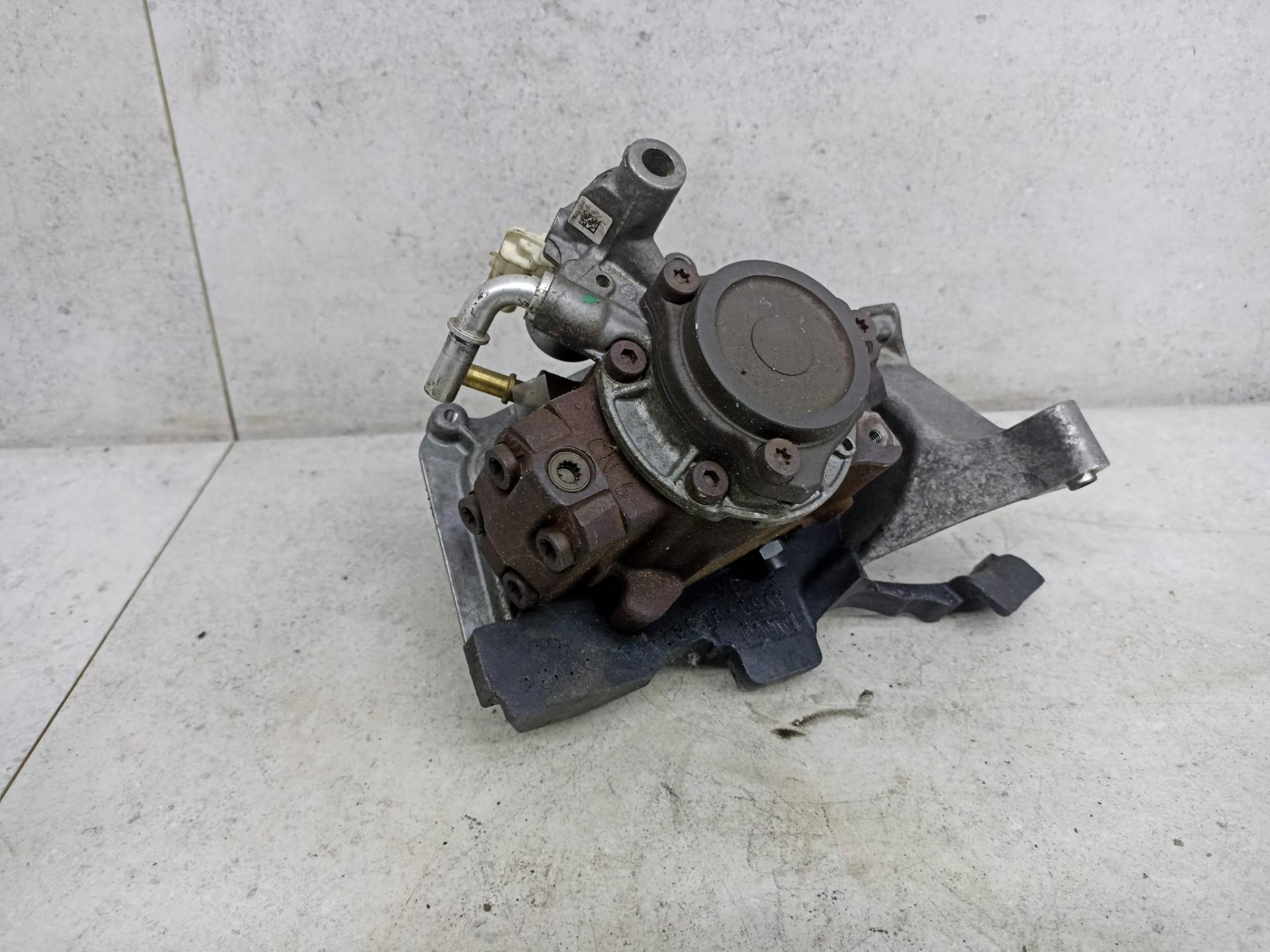 ТНВД для Ford Focus 3 (2011 - 2015) -------------  Авто: Ford Focus 3 Год: 2012 Двигатель: 1.6,  TDCi,  дизель