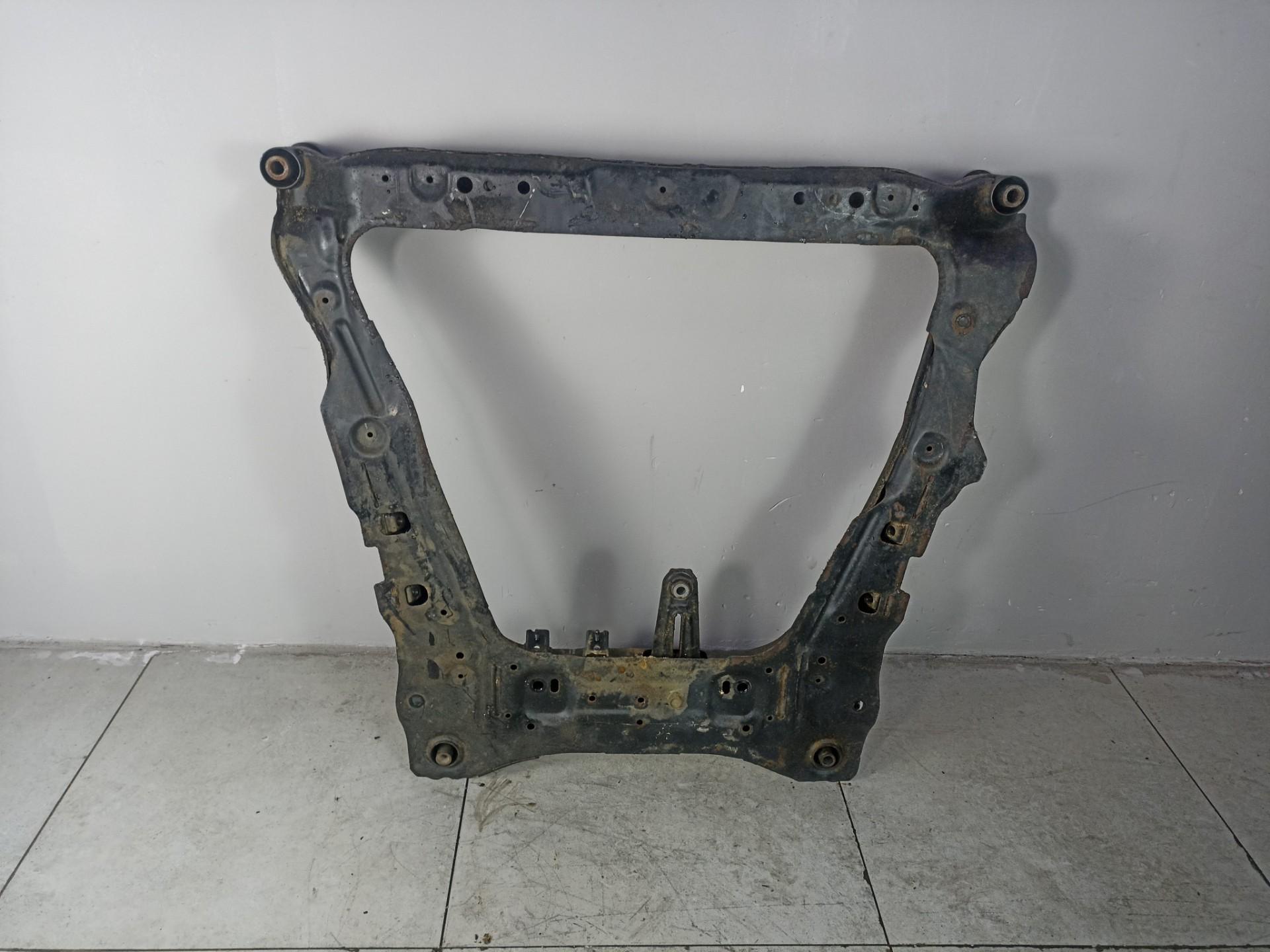 Подрамник двигателя Nissan X-Trail T31 QR25DE QR25 Подрамник Nissan X-Trail T31 2.0  (б/у) Задние Сайлентблоки нужно менять.Марка: NissanМодель: X-TrailКузов: t31Двигатель: 2.0Номер и производитель: 54400-JG00A NISSANКросс-номера: 54400-JG01B