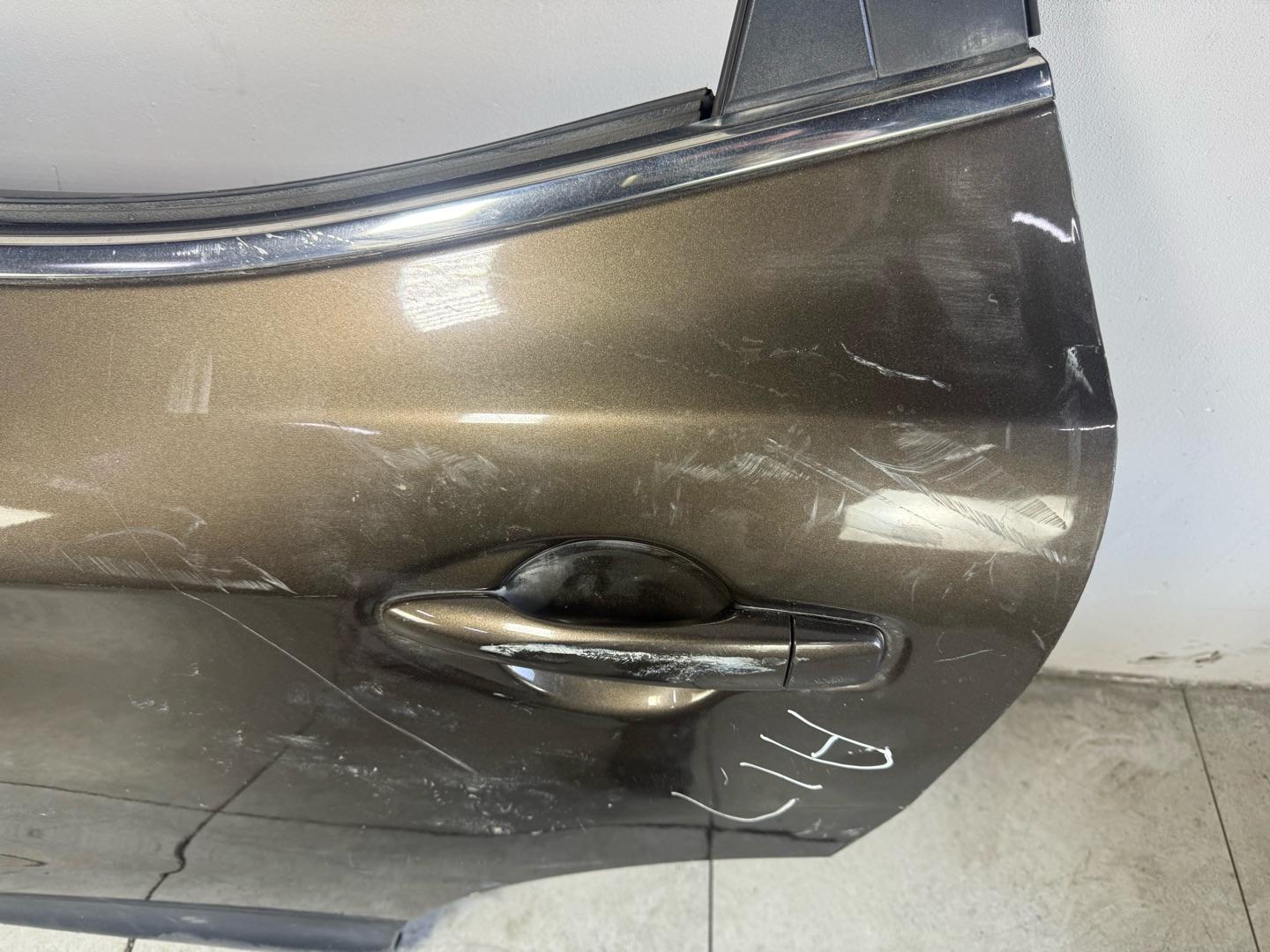 Дверь Nissan Qashqai J11 2013-2021 задняя левая (контракт) под ремонт Марка: NissanМодель: QashqaiГод: 2013-2021Кузов: J11Номер и производитель: H2101BM9MB NissanКросс-номера: H2101-BM9MA,  H2101BM9AB
