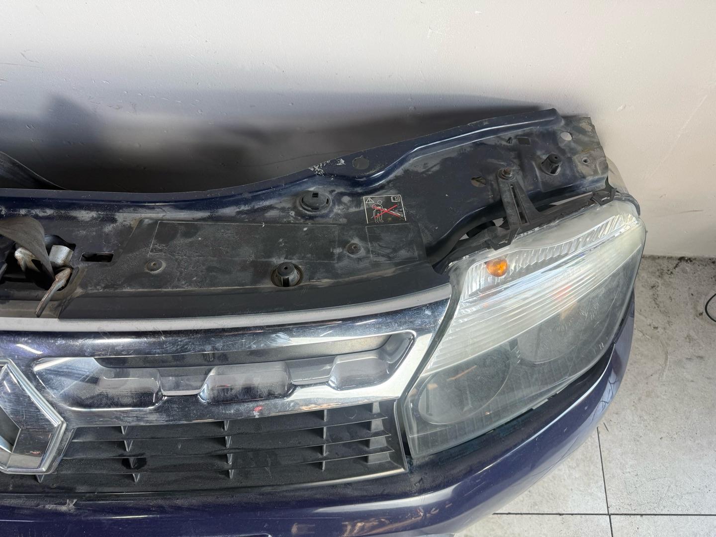Ноускат RENAULT DUSTER 1 (контракт)Марка: RENAULTМодель: DUSTERКузов: 1Номер и производитель: 651000987R RenaultВ наличии на складе . Состояние полностью соответствует приложенным фотографиям.Мopда в сбope,  nose cut,  срез,  ноускат RENAULT DUSTER 1 РЕНО