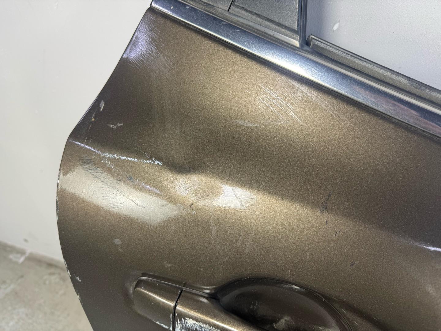 Дверь Nissan Qashqai J11 2013-2021 задняя правая (контракт)Марка: NissanМодель: QashqaiГод: 2013-2021Кузов: J11Номер и производитель: H2100BM9MA NissanКросс-номера: H2100-BM9MB,  H2100BM9AB