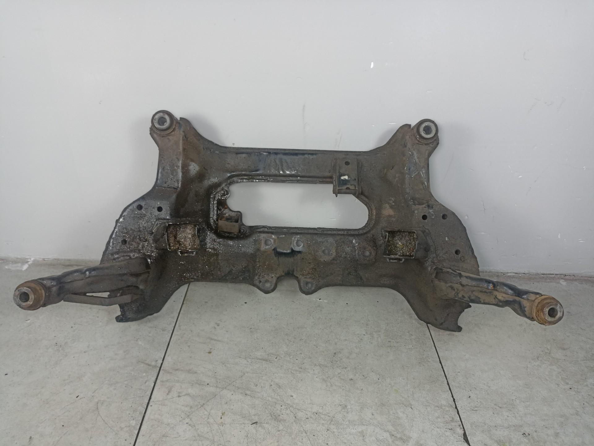 Подрамник передний Nissan X-Trail T30,  2001-2007