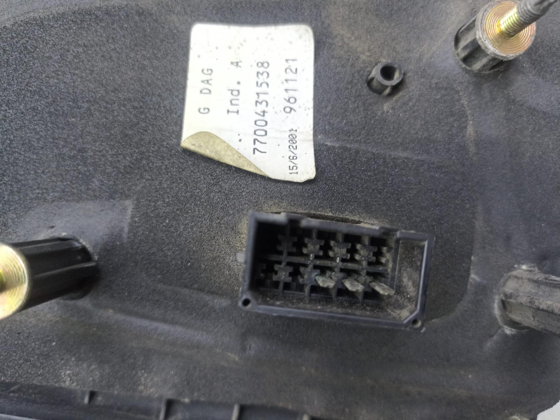 Левое зеркало бокового вида на Renault Scenic 7700431538,  три контакта