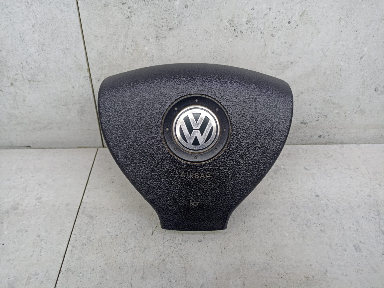 подушка безопасности водителя Volkswagen Caddy 3 поколение 2008, 2K0880201 - фото №1