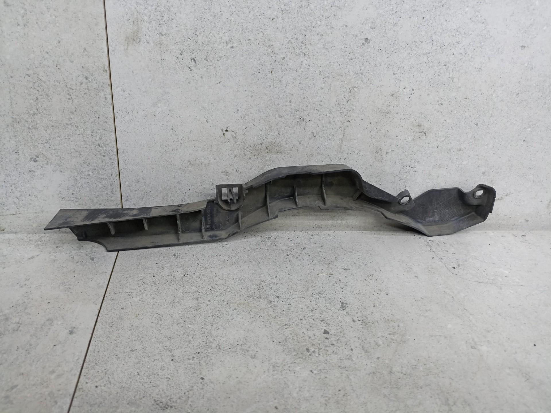Кожух замка капота peugeot 308