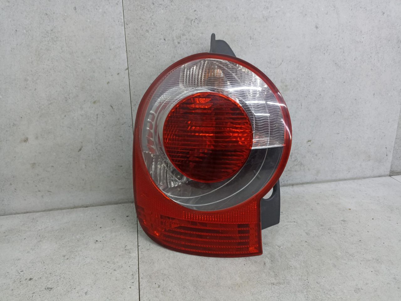 фонарь задний левый Renault Modus 1 поколение 2007, 8200655992 - фото №1