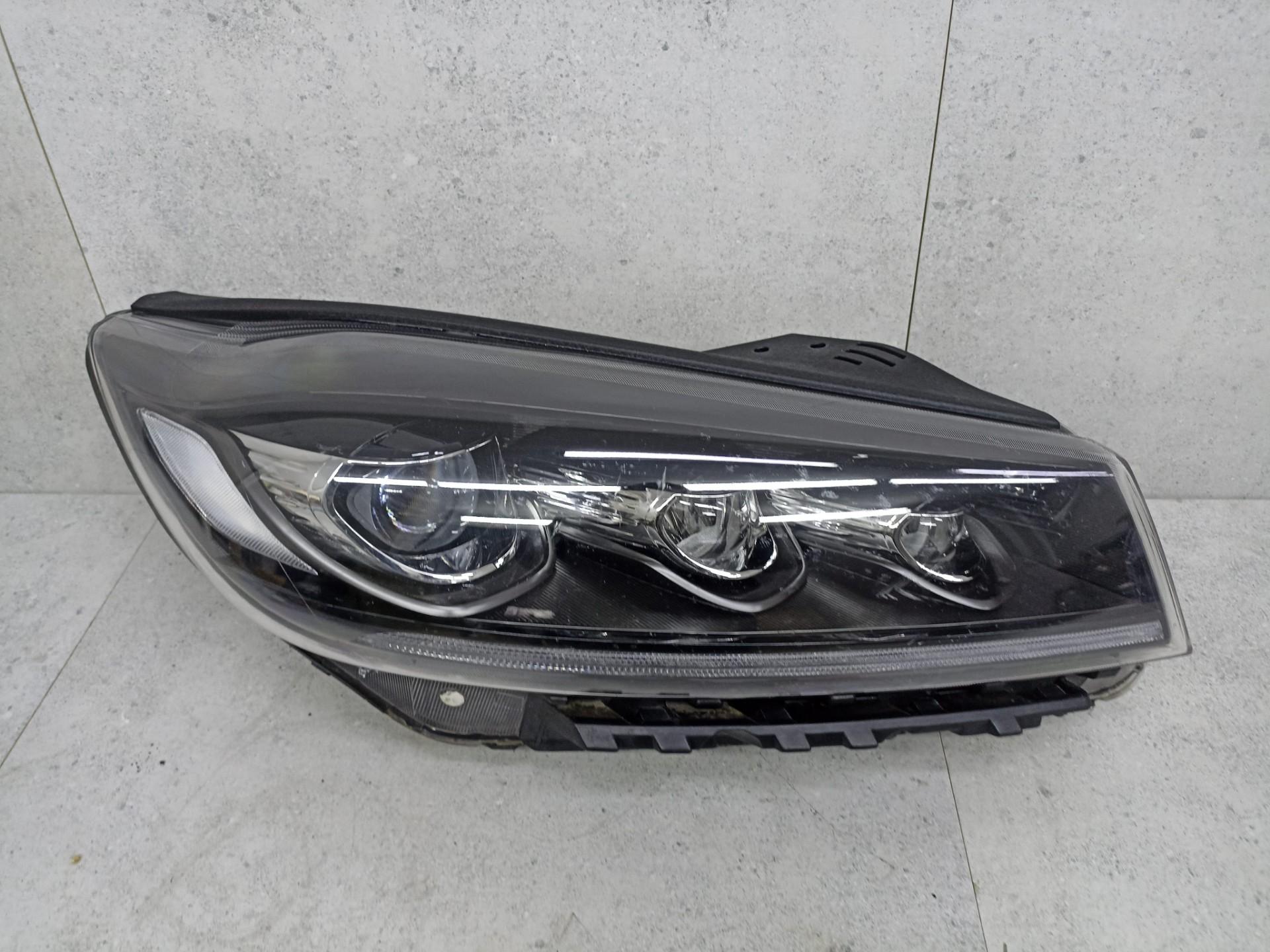 Правая LED фара Kia Sorento Peime 3 UM