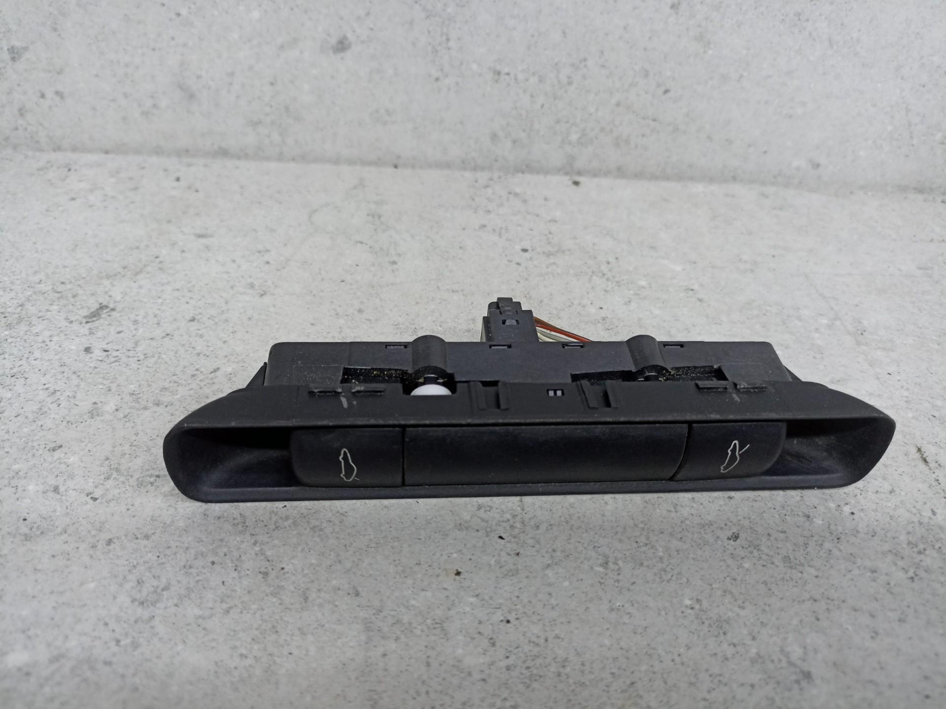 Блок кнопок открывания багажника и капота porsche 99761310502A05