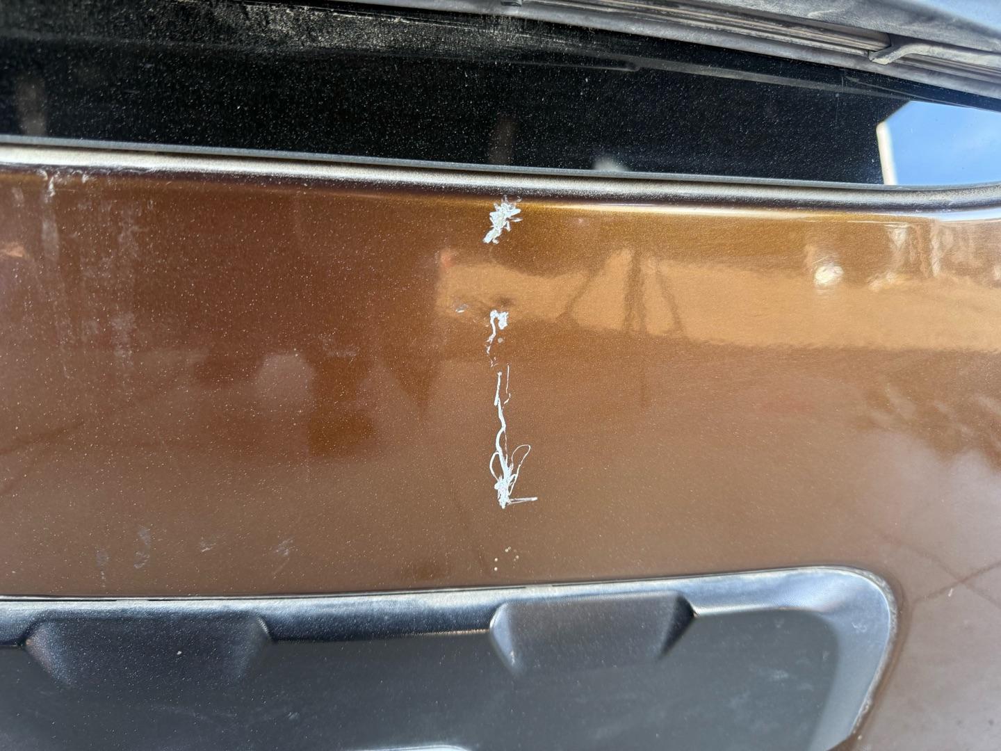 КРЫШКА БАГАЖНИКА ЕСТЬ ДЕФЕКТЫ  !!!  Ориг. номер: 901001386R Производитель: RENAULT Совместимости: Renault Duster I (2010—2015),  Renault Duster I рестайлинг (2015—2021)