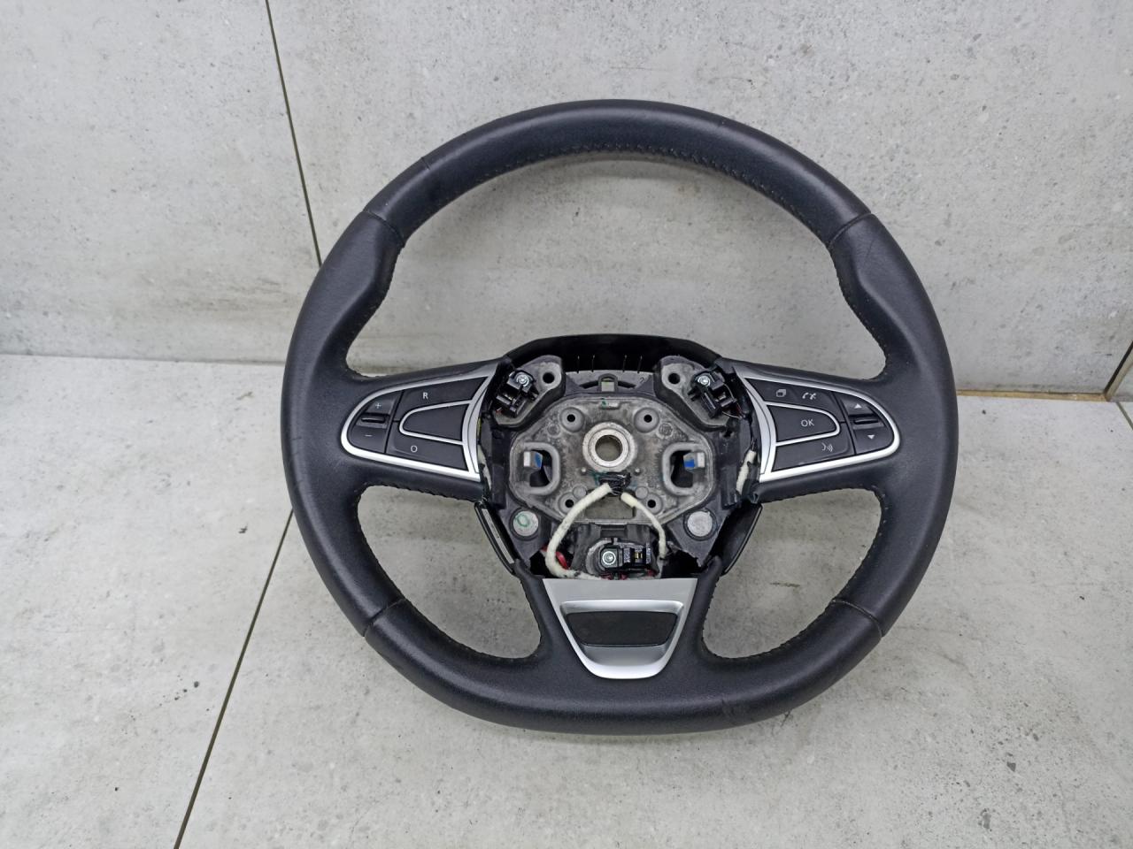 руль Renault Megane 4 поколение (2016 - 2020), 484005825R - фото №1