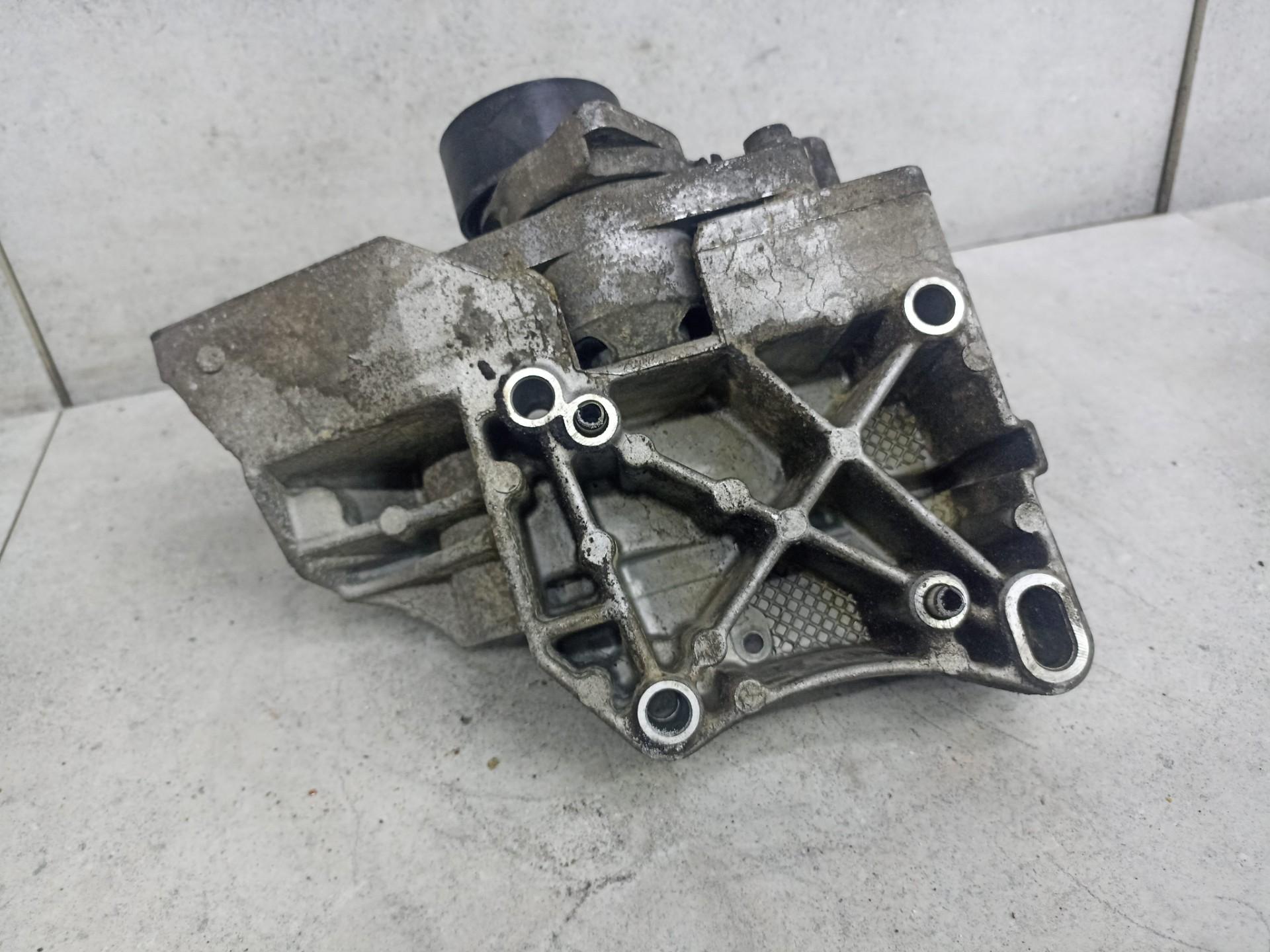 Кронштейн генератора Peugeot Citroen kfv kfw nfu