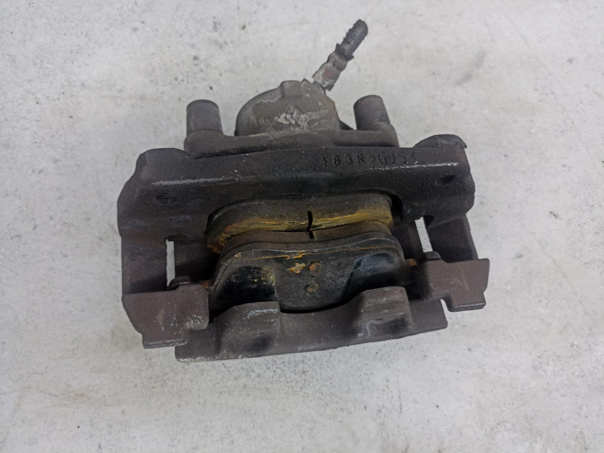 Суппорт передний правый Renault duster 1 2.0