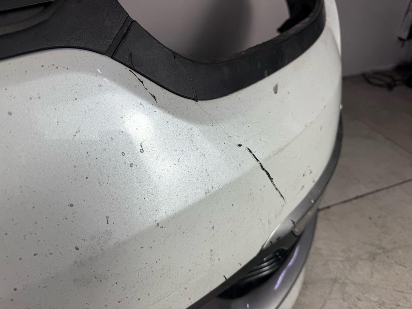 Бампер передний в сборе Renault Megane III 2013-2016 2 рестайлинг ЕСТЬ ДЕФЕКТЫ  ​В сборе с решетка центральная,  дхо туманки Led  и др детали на фото ЦЕНА С УЧЕТОМ ВСЕХ ДЕФЕКТОВ  ​ Бампер передний для Renault Megane 3 2013,  2014,  2015,  2016 620220055R 