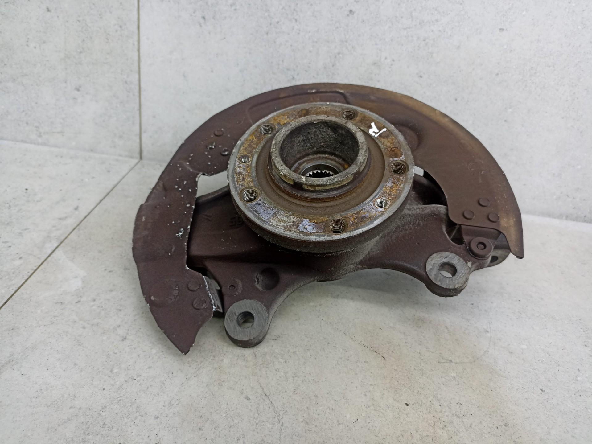 Кулак поворотный передний правый Citroen C4 Grand Picasso 2 9h05