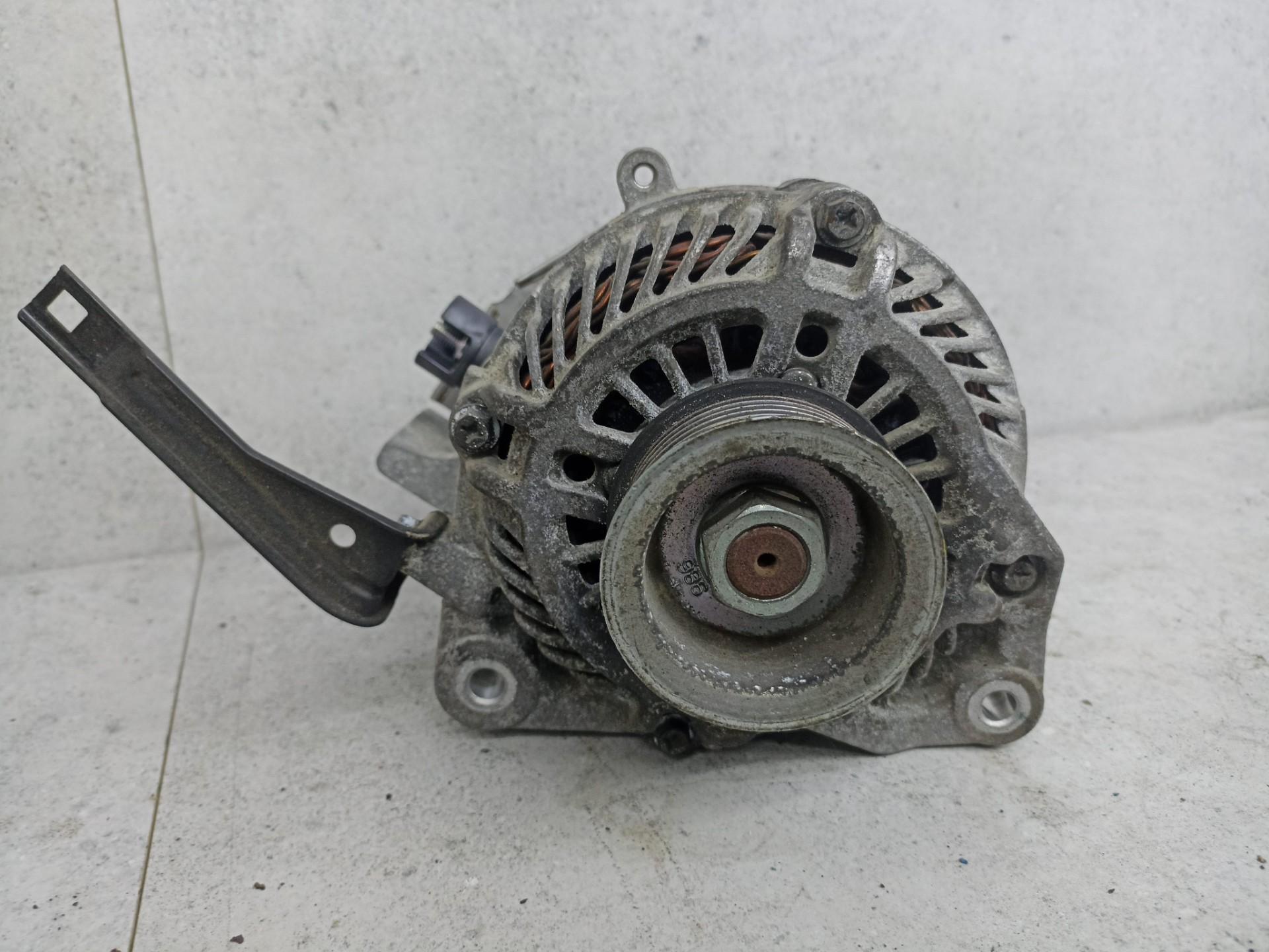 Генератор Honda Civic 8 поколение 2005 - 2012 FD,  FK,  FN (FD1) двигатель R18A (1.8 Б) Honda Crossroad 2 поколение 2007 - 2010 (RT1,  RT2) двигатель R18A (1.8 Б) Honda FR-V 1 поколение 2005 - 2009 BE (BE1) двигатель R18A (1.8 Б) Honda Stream 2 поколение 